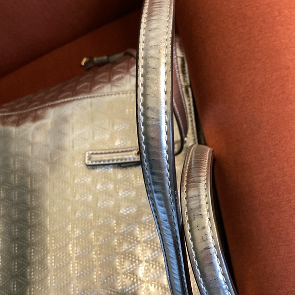 Michael Kors Metallic Voyager Leather Tote/Shoulder Purse - Picture 16 of 17
